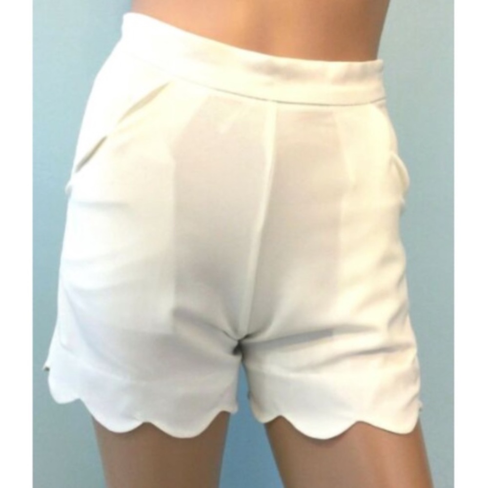 Women's Madisonne Scalloped High Waist Shorts XS